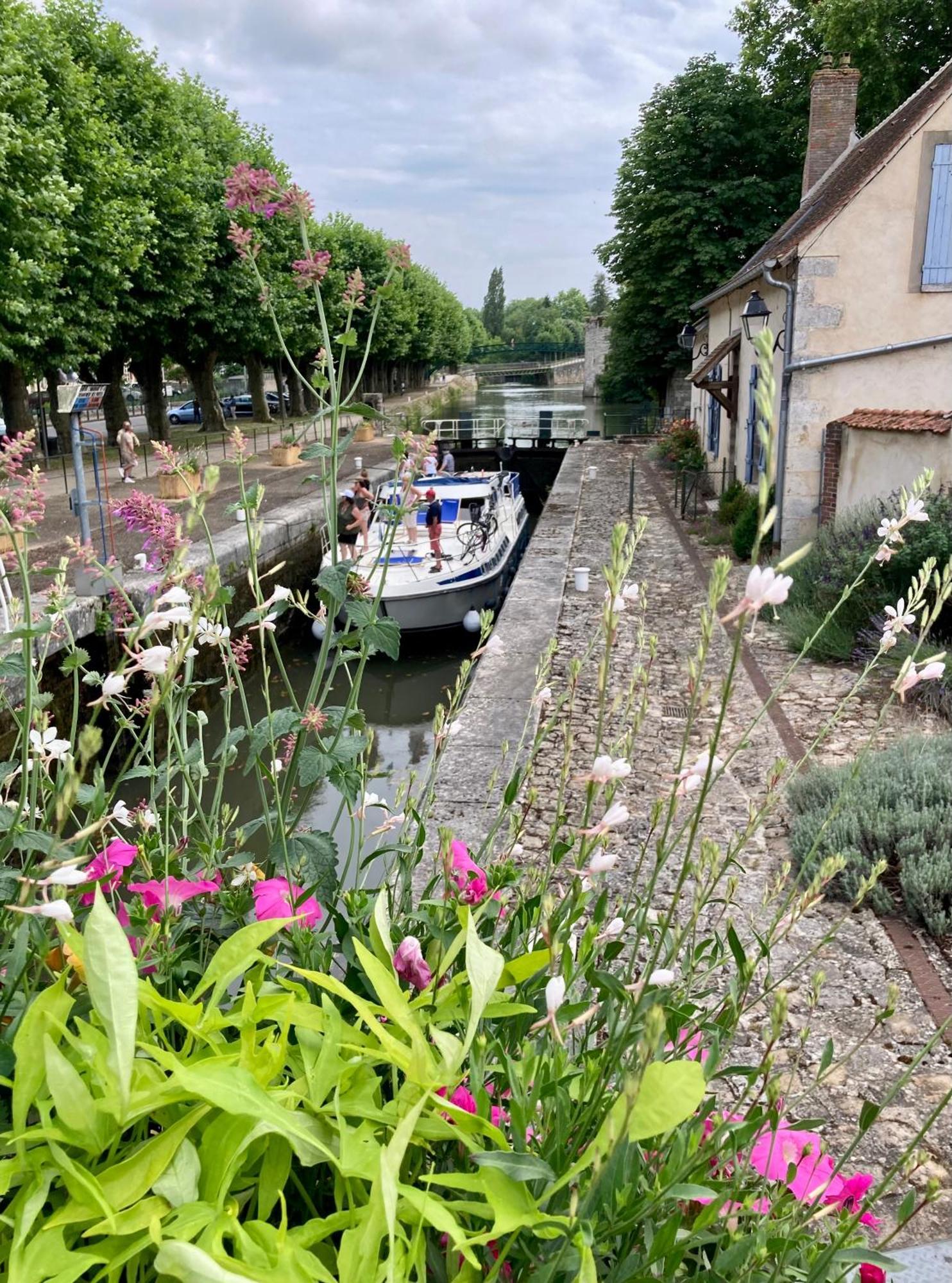 La Maison Virginie 1 A 2 Pers Charmant Hyper Centre- Cour- Parking- Linge- Fibre- Proximite Lac Canal Piscine Montargis Buitenkant foto